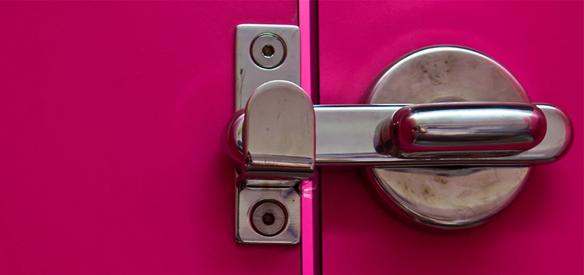 Childproof Gate Lock in Streamwood, Illinois