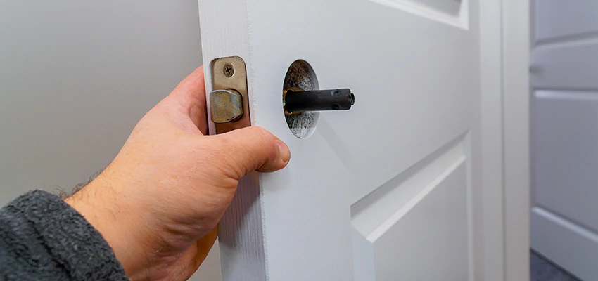 Nighttime Locksmith For Lock Repair in Streamwood, IL